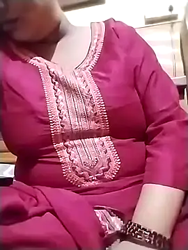 Cute Amiya online show from November 4, 7:29 am