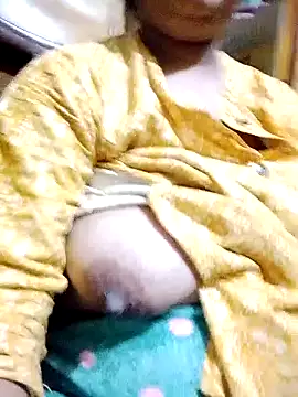 Cute Amiya online show from November 13, 9:47 pm