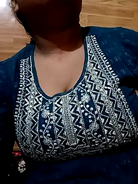 Cute Amiya online show from November 18, 7:02 am