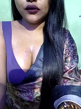 Snapshot of JIYA-04 chatting on November 8, 3:01 pm JIYA-04 online show from November 8, 3:01 pm