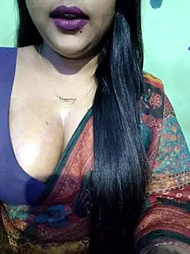 Snapshot of JIYA-04 chatting on December 5, 2:36 pm JIYA-04 online show from December 5, 2:36 pm