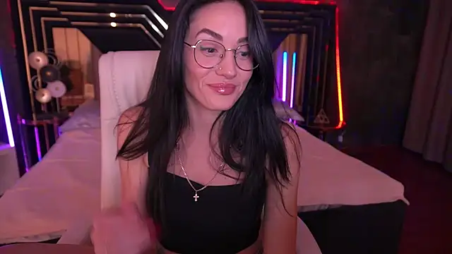 Snapshot of EviLune chatting on September 21, 8:10 pm EviLune online show from September 21, 8:10 pm