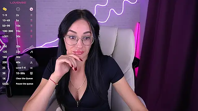 Snapshot of EviLune chatting on September 23, 8:01 pm EviLune online show from September 23, 8:01 pm