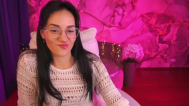 Snapshot of EviLune chatting on October 7, 6:21 am EviLune online show from October 7, 6:21 am