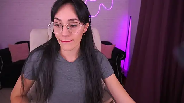 Snapshot of EviLune chatting on November 29, 9:07 pm EviLune online show from November 29, 9:07 pm