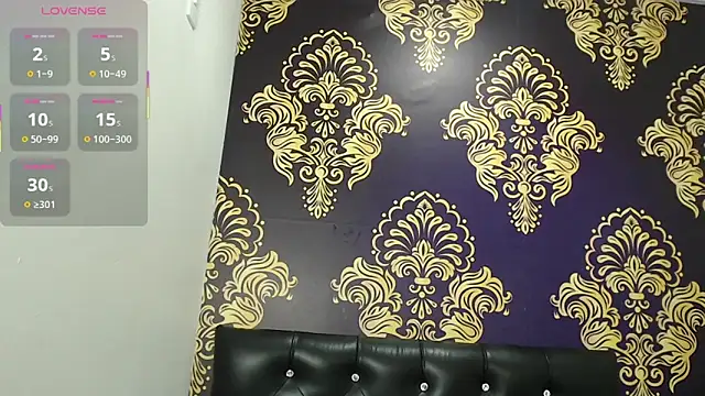 Snapshot of BigBoobs_Goddess chatting on November 21, 11:31 am BigBoobs Goddess online show from November 21, 11:31 am