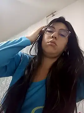 lareinalareinadelanal online show from October 4, 1:53 pm