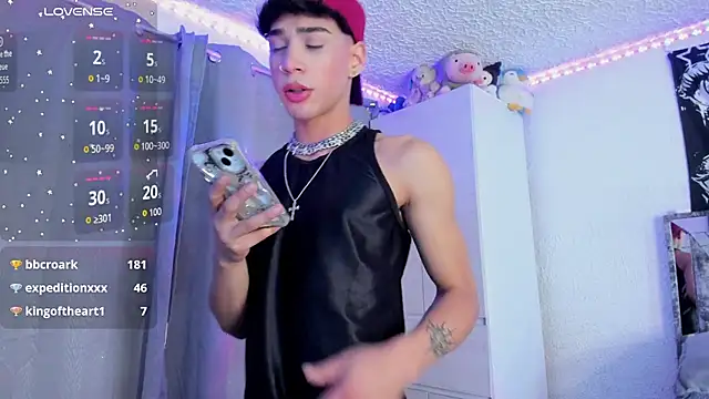 Snapshot of Dark_Boy26 chatting on September 14, 9:36 pm Dark Boy26 online show from September 14, 9:36 pm