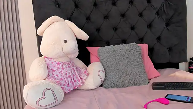 Dulce Maay online show from September 16, 4:02 am