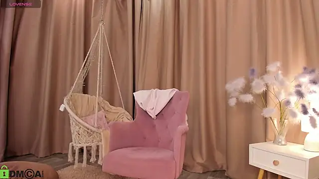 Naomi   Rias online show from November 19, 1:16 am