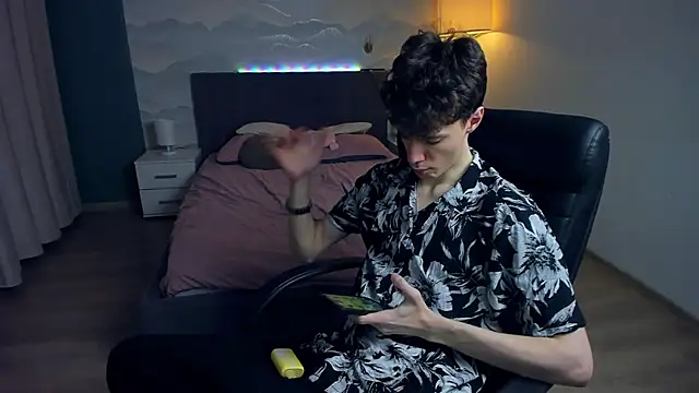 Edvard Blare online show from October 29, 2:30 pm