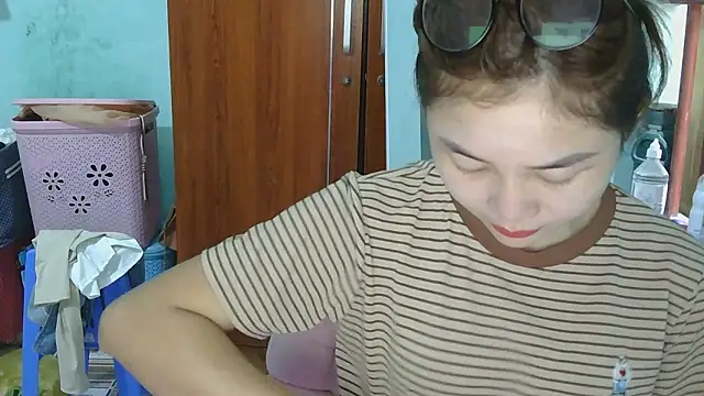 Uhem112 online show from October 14, 12:22 am