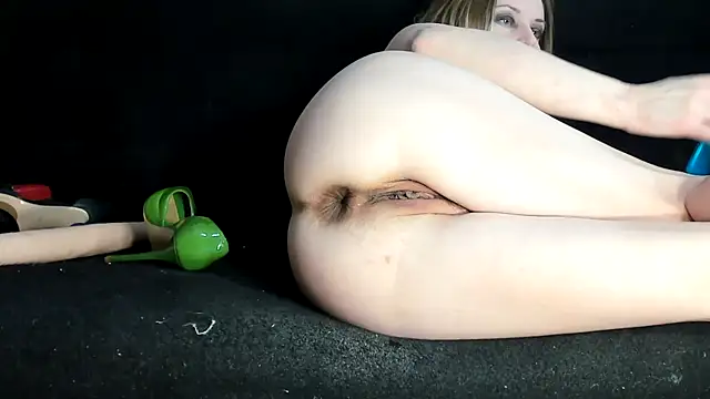 Naughty  Slave online show from March 22, 9:02 am