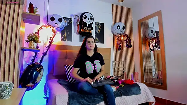  samanthaa foxx online show from October 14, 10:38 am