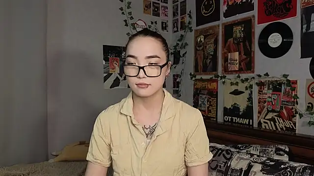 OdetteBiddy online show from November 21, 8:18 pm