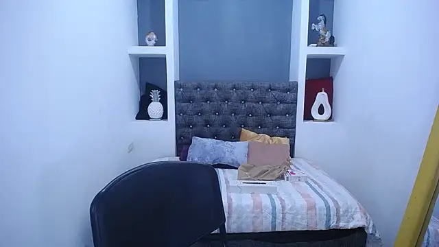 LauraMossart online show from October 8, 3:04 am