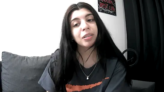 Snapshot of VioletaZein chatting on November 22, 4:44 am VioletaZein online show from November 22, 4:44 am