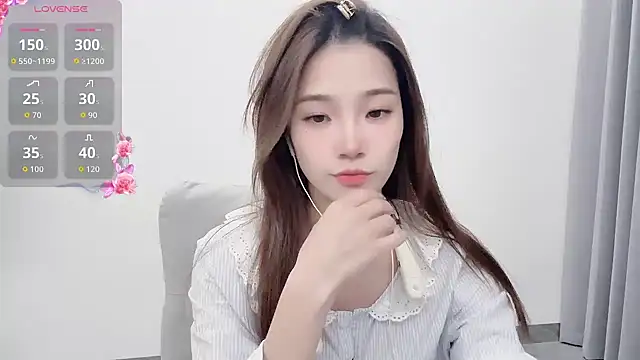 Snapshot of yuyu_77 chatting on October 28, 1:03 pm yuyu 77 online show from October 28, 1:03 pm