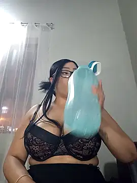 Snapshot of MadamPinky chatting on November 17, 7:41 pm MadamPinky online show from November 17, 7:41 pm