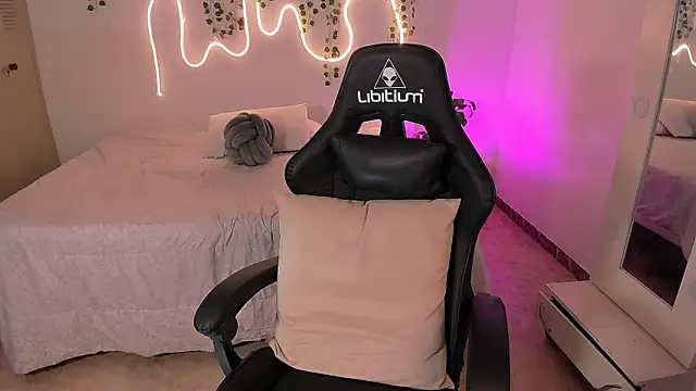 sara doll77 online show from December 1, 11:43 pm