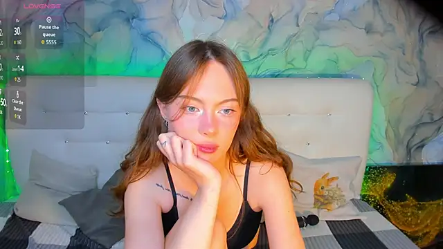 Snapshot of LolaMeddisson chatting on September 22, 6:43 pm LolaMeddisson online show from September 22, 6:43 pm