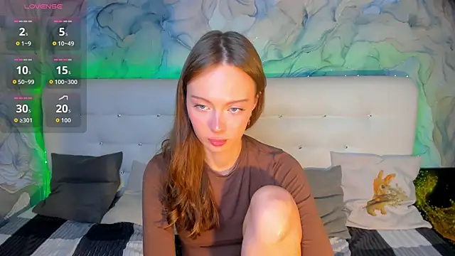 Snapshot of LolaMeddisson chatting on October 9, 10:08 pm LolaMeddisson online show from October 9, 10:08 pm