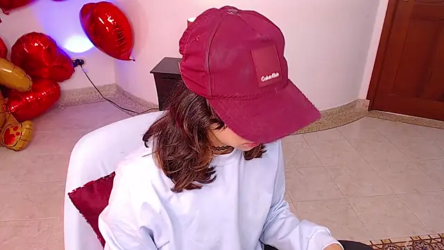 Snapshot of miascarlet_16 chatting on October 7, 2:47 pm miascarlet 16 online show from October 7, 2:47 pm