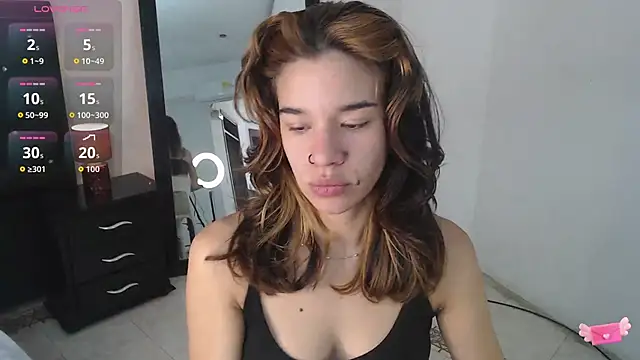 Snapshot of miascarlet_16 chatting on November 26, 1:23 pm miascarlet 16 online show from November 26, 1:23 pm