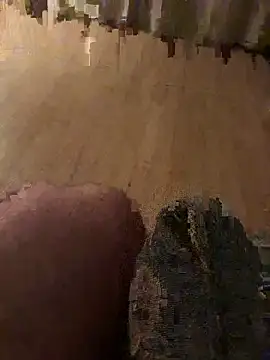 Snapshot of ANDY01114 chatting on November 30, 2:37 am ANDY01114 online show from November 30, 2:37 am