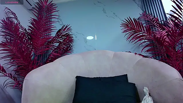 JulietaMills online show from November 18, 11:25 am