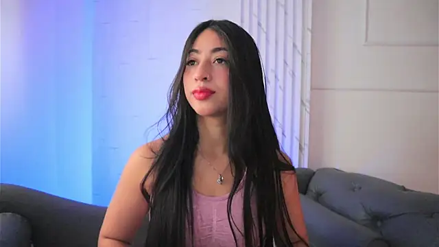 Snapshot of charlotterusso chatting on November 15, 12:34 pm charlotterusso online show from November 15, 12:34 pm