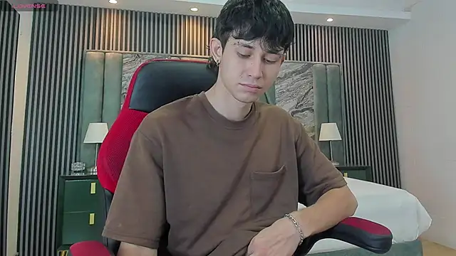 Snapshot of Michael_blue chatting on September 9, 1:32 pm Michael blue online show from September 9, 1:32 pm