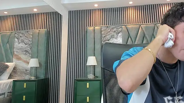 Snapshot of Michael_blue chatting on September 24, 1:14 pm Michael blue online show from September 24, 1:14 pm