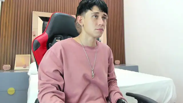 Snapshot of Michael_blue chatting on October 11, 8:07 pm Michael blue online show from October 11, 8:07 pm