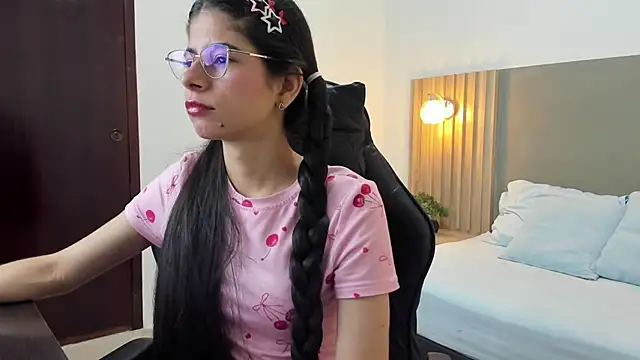 carlina 15 online show from September 10, 12:16 pm