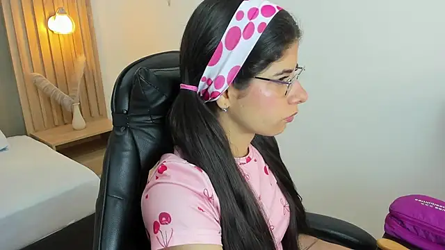 carlina 15 online show from October 9, 12:25 pm