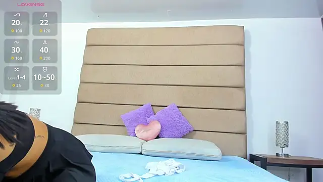 Snapshot of susan_elliot chatting on October 21, 8:20 pm susan elliot online show from October 21, 8:20 pm