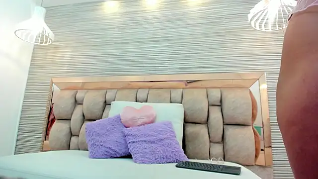 Snapshot of susan_elliot chatting on November 19, 11:32 am susan elliot online show from November 19, 11:32 am