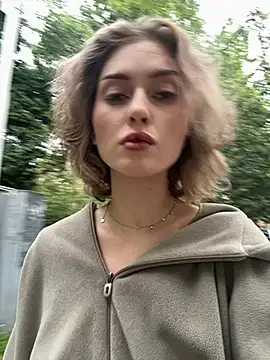 KellyKeler online show from September 18, 12:51 pm