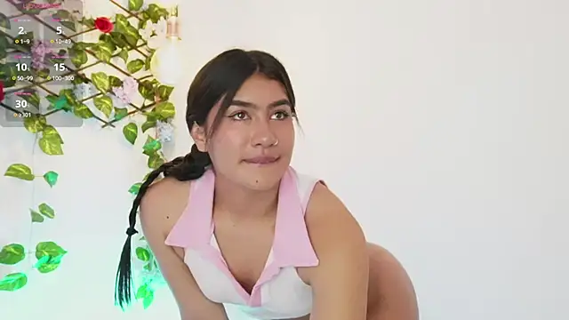 saraBow online show from September 18, 5:59 pm