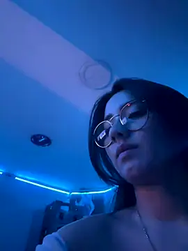 Michelle Zoe online show from October 13, 11:05 pm