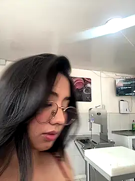 Michelle Zoe online show from October 21, 4:19 pm