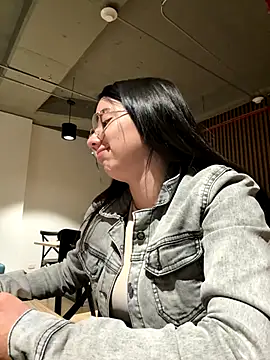 Michelle Zoe online show from November 26, 2:12 am