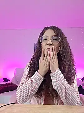 hannacutegod online show from September 19, 7:10 am