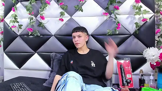 Snapshot of Megan_Thompson_ chatting on September 11, 2:11 am Megan Thompson online show from September 11, 2:11 am