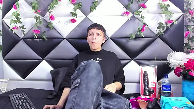 Snapshot of Megan_Thompson_ chatting on September 21, 2:24 am Megan Thompson online show from September 21, 2:24 am