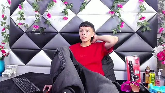 Snapshot of Megan_Thompson_ chatting on September 26, 2:15 am Megan Thompson online show from September 26, 2:15 am