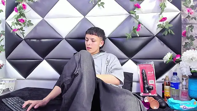 Snapshot of Megan_Thompson_ chatting on September 27, 2:38 am Megan Thompson online show from September 27, 2:38 am