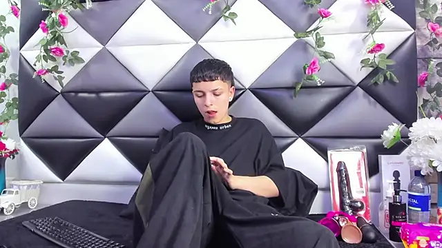 Snapshot of Megan_Thompson_ chatting on September 28, 2:06 am Megan Thompson online show from September 28, 2:06 am