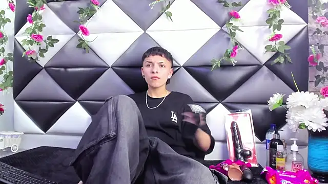 Snapshot of Megan_Thompson_ chatting on October 2, 2:18 am Megan Thompson online show from October 2, 2:18 am